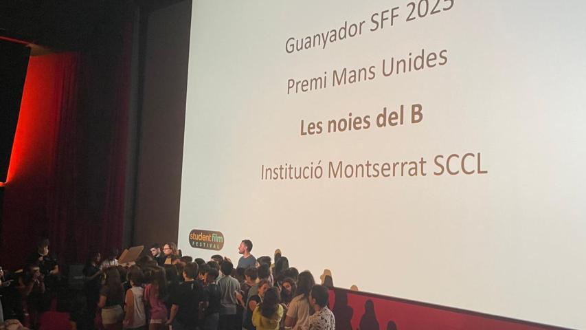 Los ganadores del Premio Manos Unidas celebran su victoria | Imagen: Elsy Tovar Pérez.