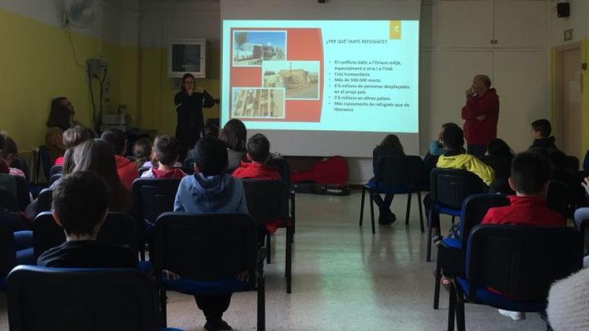 El misionero Miquel Cubeles en la escuela Mare de Déu de Montserrat, en Castellbisbal