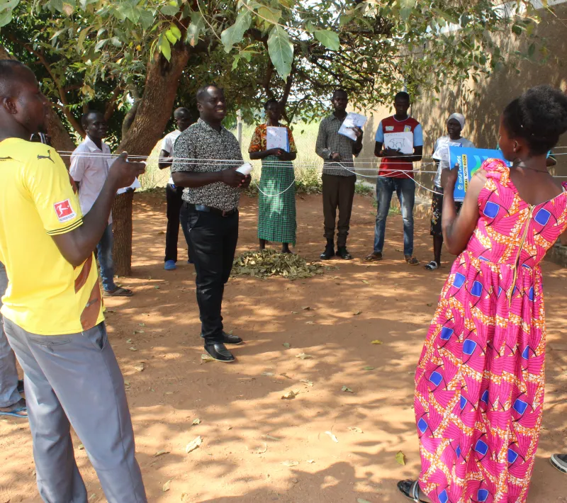 okaba godwine trainer in the middle engages the participants on the cob web sysytem