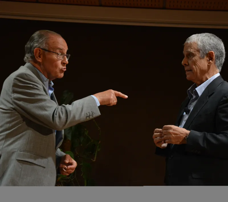 Escena intensa entre dos de los actores de "El Trasplante"