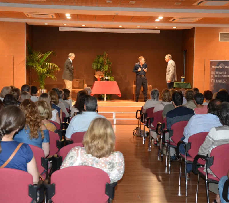 La sala de actos del CT Barcino llena de público