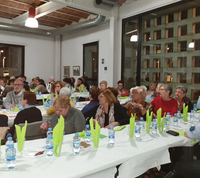 El Centro Cívico "El Passeig" acoge una Cena del Hambre