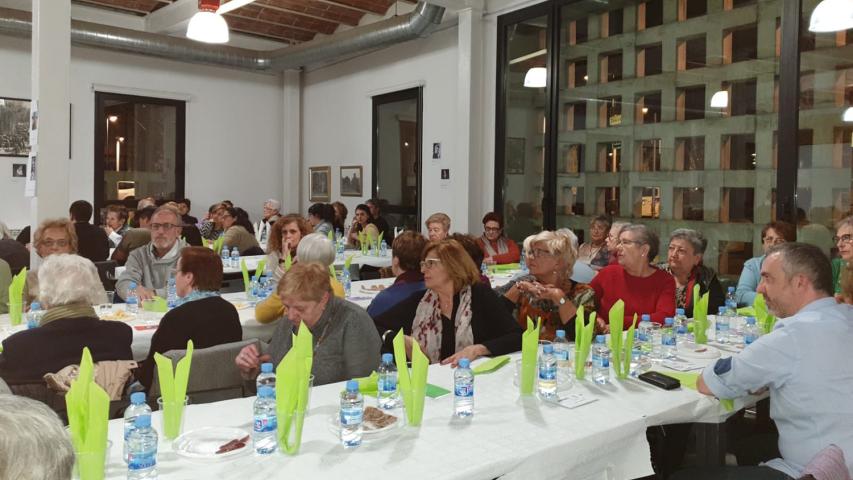 El Centro Cívico "El Passeig" acoge una Cena del Hambre