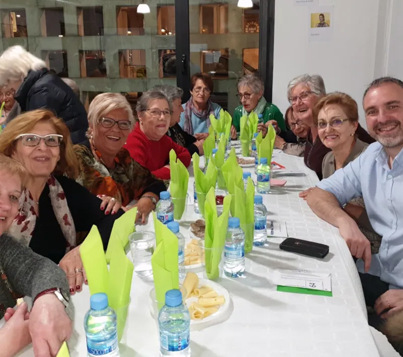 El Centro Cívico "El Passeig" acoge una Cena del Hambre