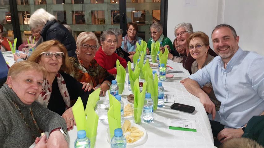 El Centro Cívico "El Passeig" acoge una Cena del Hambre