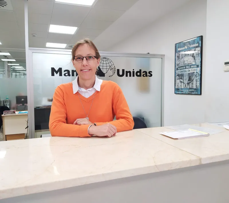 La hermana Pascale en la delegación de Valencia de Manos Unidas.