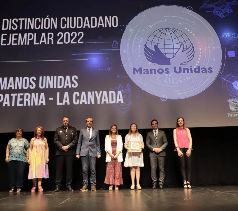 “Ciudadanos Ejemplares”: la Policía local de Paterna premia a la comarcal de Manos Unidas Valencia en Paterna