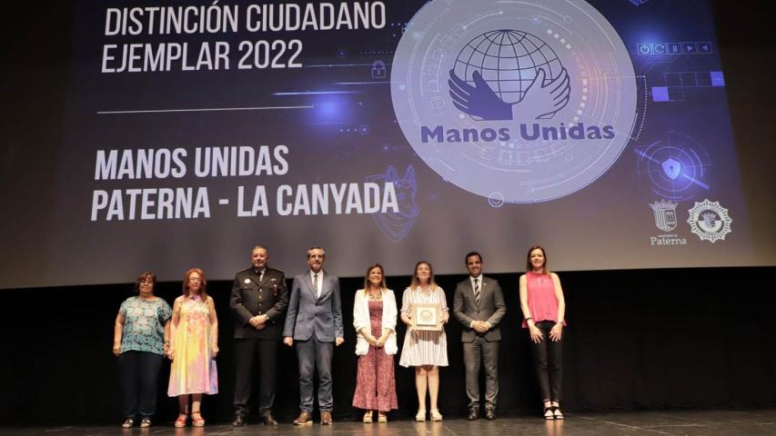 “Ciudadanos Ejemplares”: la Policía local de Paterna premia a la comarcal de Manos Unidas Valencia en Paterna
