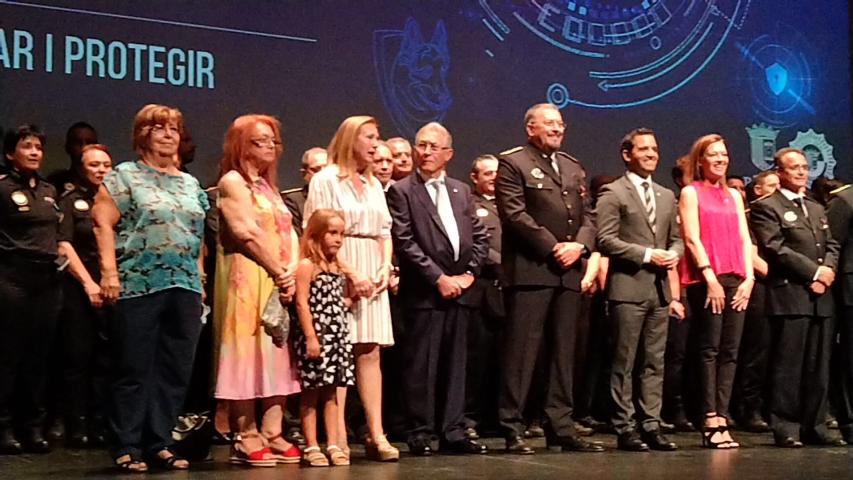 “Ciudadanos Ejemplares”: la Policía local de Paterna premia a la comarcal de Manos Unidas Valencia en Paterna