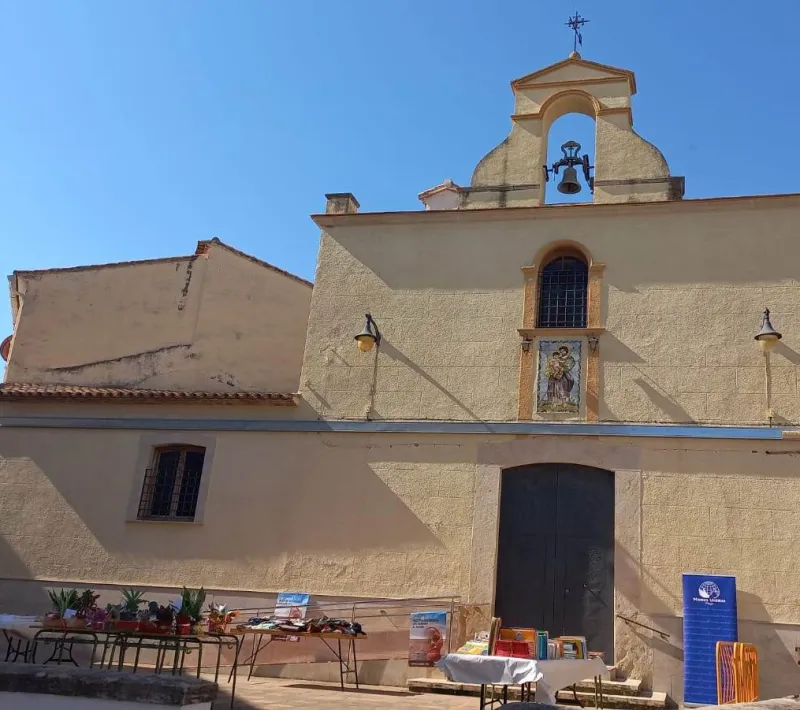 Mercadillo en la comarcal de Pego de Manos Unidas Valencia.