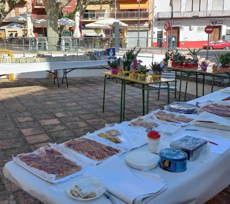 Mercadillo en la comarcal de Pego de Manos Unidas Valencia.