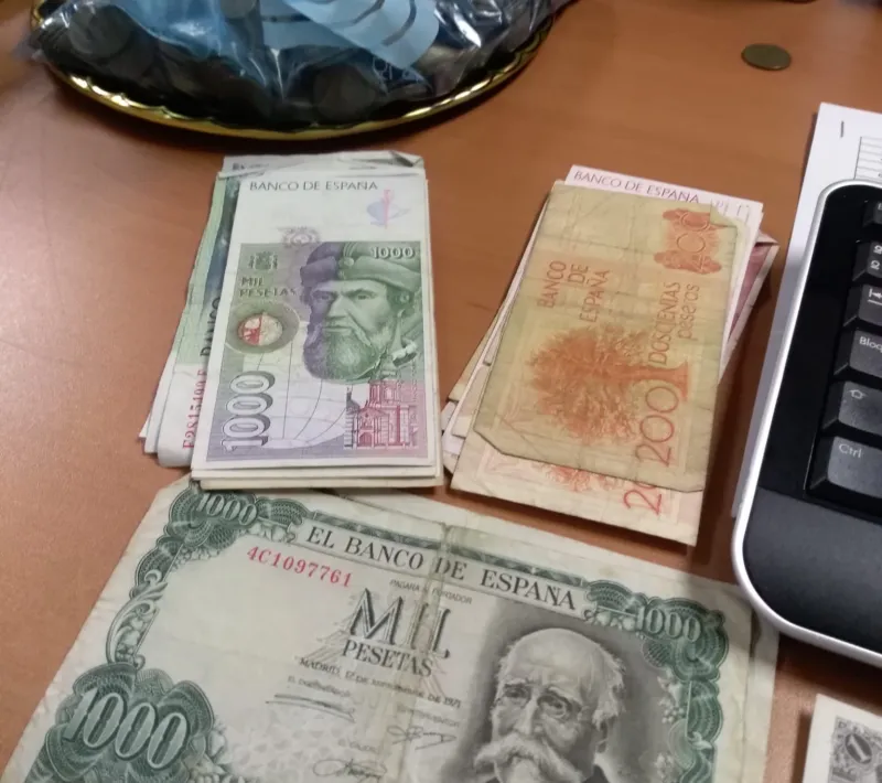 Campaña "Tus pesetas pueden salvar vidas" de Manos Unidas