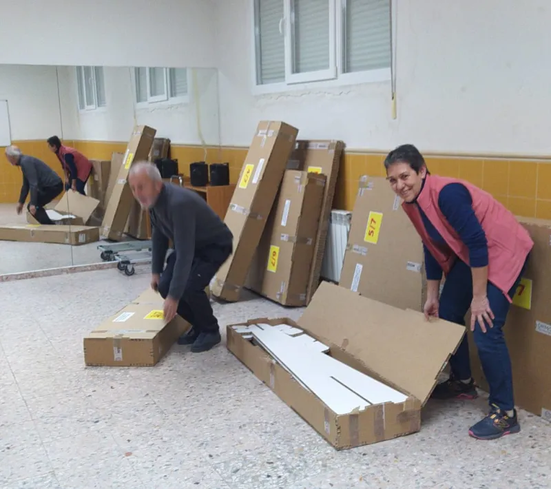 Colocación del espacio pedagógico "Academia de Superhéroes".