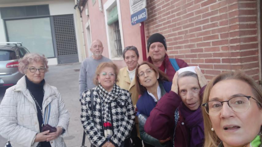 Foto voluntarios Manos Unidas con la hermana Charo.