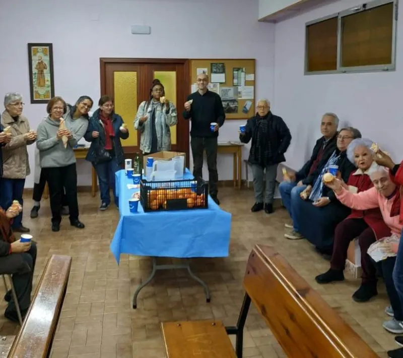 Cena del Hambre en la Parroquia Santa Marta. Manos Unidas Valencia.