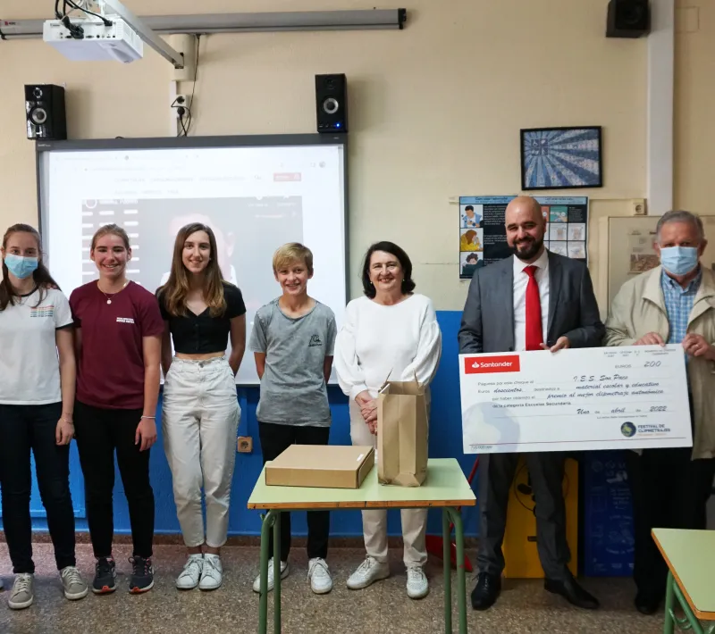 Entrega del primer premio del XIII Festival de Clipmetrajes al IES Son Pacs