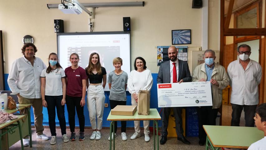 Entrega del primer premio del XIII Festival de Clipmetrajes al IES Son Pacs