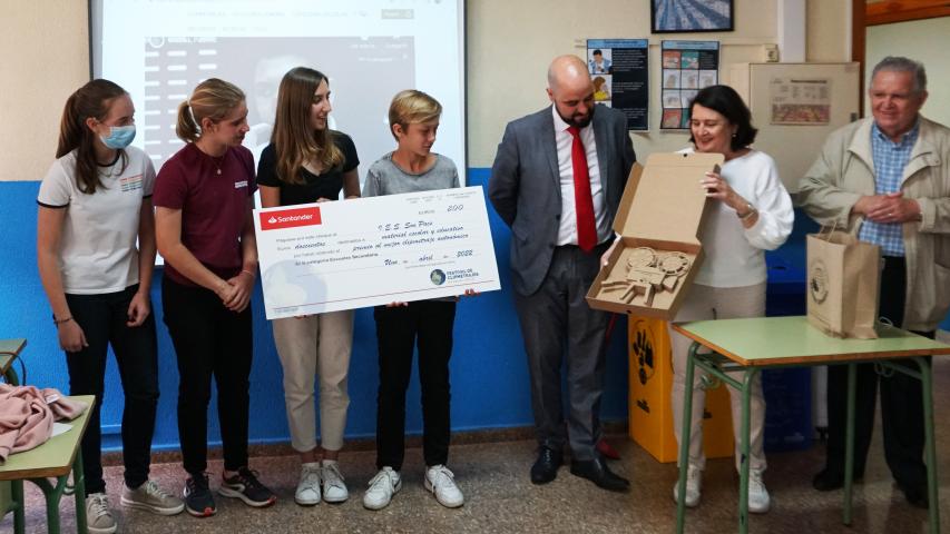 Entrega del primer premio del XIII Festival de Clipmetrajes al IES Son Pacs