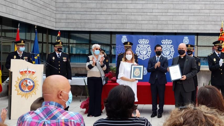 La comarcal de Paterna de Manos Unidas Valencia ha recibido un premio en el Día de la Policía Nacional.