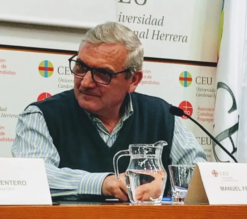 Manuel Fernández García durante la presentación de Manos Unidas Valencia.