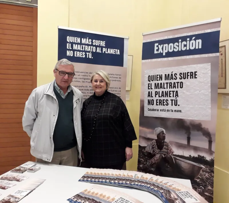 Manuel Fernández García y Ana Ruiz Ruiz en el Palacio de Colomina CEU momentos antes de comenzar la presentación de campaña.