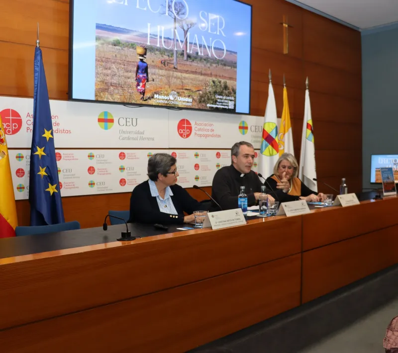 presentacion en el palacio de colomina 4