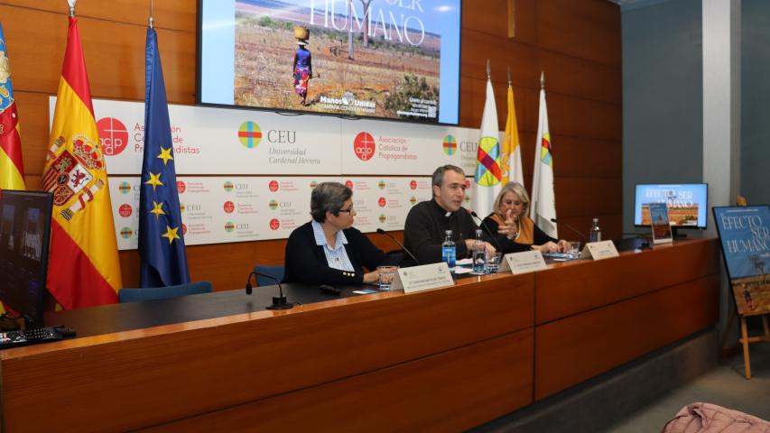 presentacion en el palacio de colomina 4