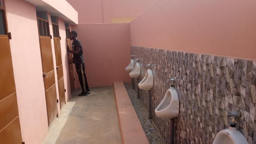 Nuevos sanitarios de la escuela María Auxiliadora de Parakou (Benín)