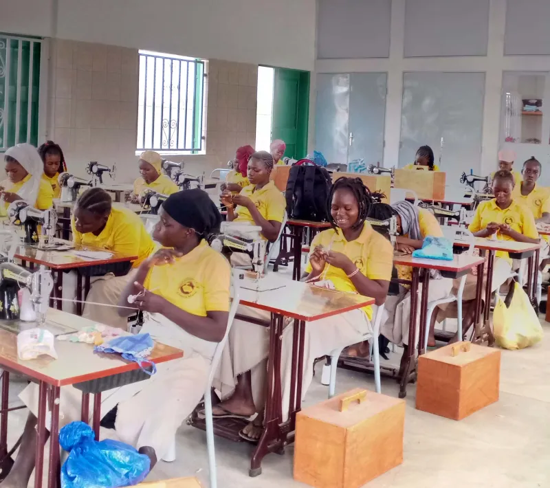 Alumnas del centro, en plena clase