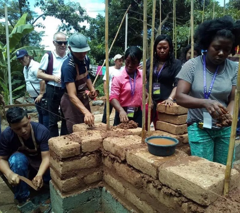 Proyecto de Manos Unidas en El Salvador 2018 .Construcción de Nuevas viviendas