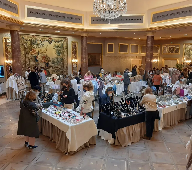 Rastrillo solidario en el hotel Wellington a favor de Manos Unidas