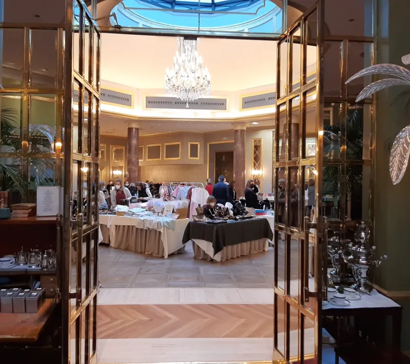 Rastrillo solidario en el hotel Wellington a favor de Manos Unidas