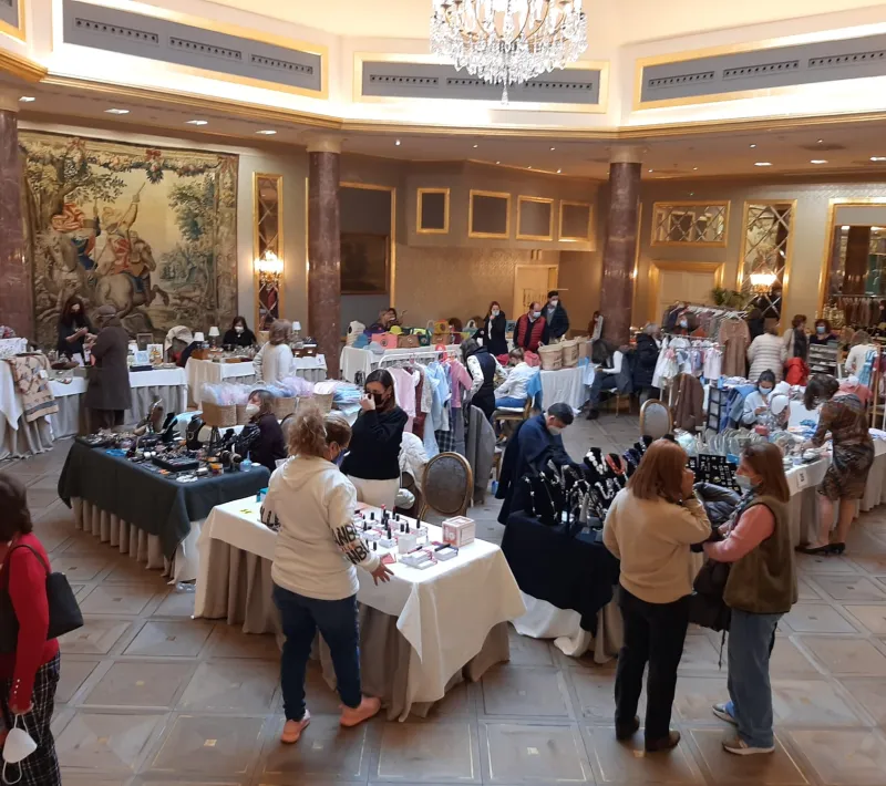 Rastrillo solidario en el hotel Wellington a favor de Manos Unidas