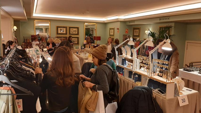 Rastrillo solidario en el hotel Wellington a favor de Manos Unidas en 2023