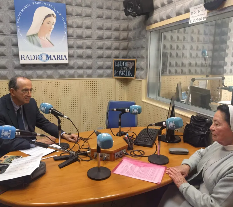 Manos Unidas con la misionera Regina en Radio María