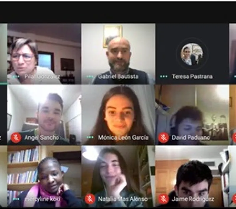 Reunión virtual con jóvenes en la parroquia de Sta, Angela de la Cruz de Madrid
