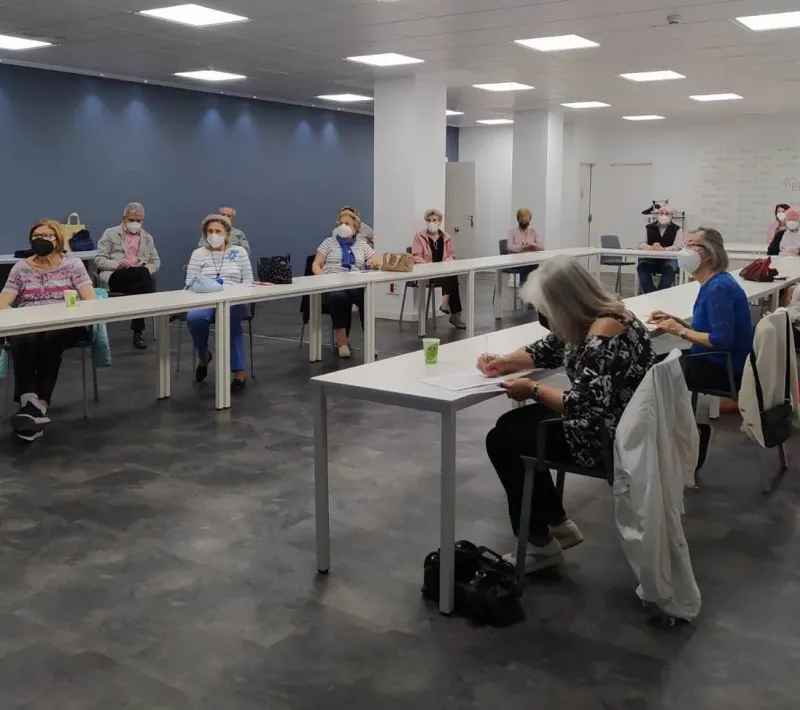 Reunión de voluntarios de Manos Unidas Valencia para hacer balance e impulsar nuestras próximas actividades.