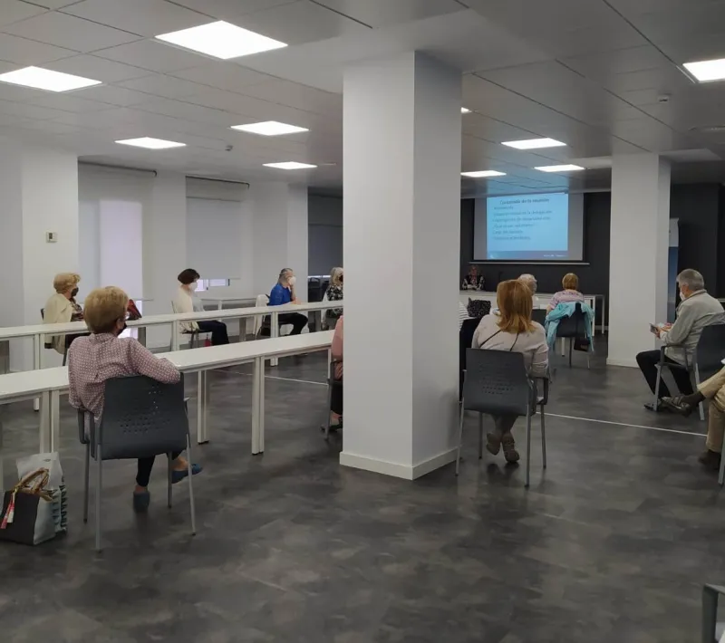 Reunión de voluntarios de Manos Unidas Valencia para hacer balance e impulsar nuestras próximas actividades.