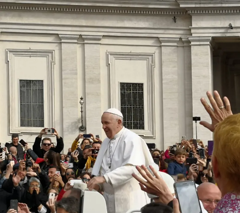 Paseo del Papa Francisco entre los fieles asistentes a la Audiencia General