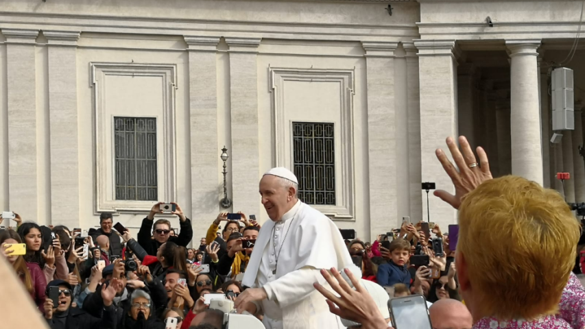 Paseo del Papa Francisco entre los fieles asistentes a la Audiencia General