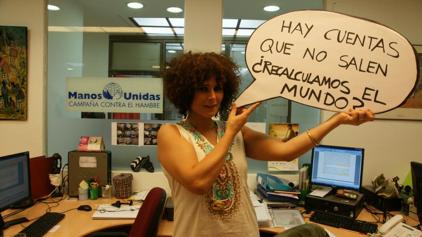 rosa lopez en su visita a manos unidas