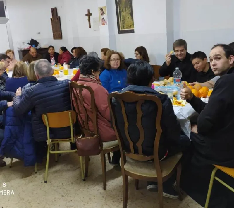 Cena del Hambre en la parroquia de San Dionisio y San Pancracio. Manos Unidas Valencia.