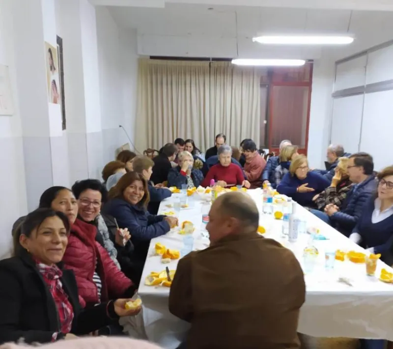 Cena del Hambre en la parroquia de San Dionisio y San Pancracio. Manos Unidas Valencia.