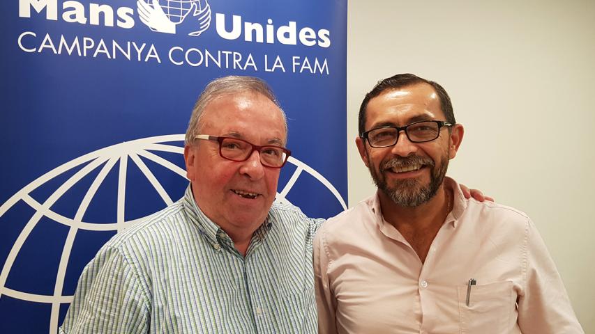 El presidente de Manos Unidas Barcelona, Joan Martí, junto a Sergio Godoy