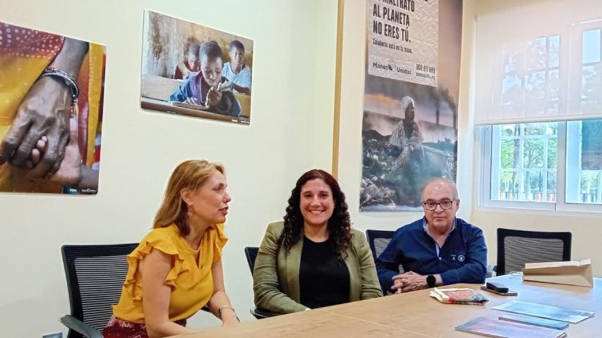 El Ayuntamiento de Murcia visita la sede de Manos Unidas para conocer la Memoria 2023