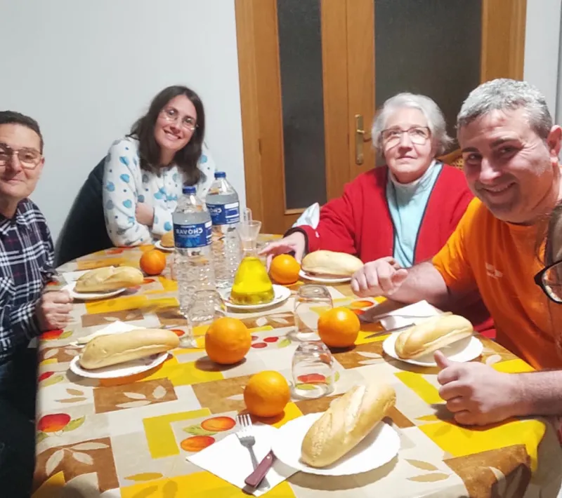 Las familias de Sollana mostraron su solidaridad participando en la Cena del Hambre de Sollana en favor de Manos Unidas Valencia.