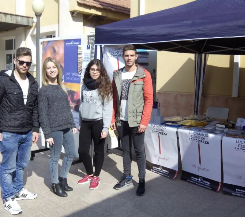 stand libros ucam manos unidas murcia 1