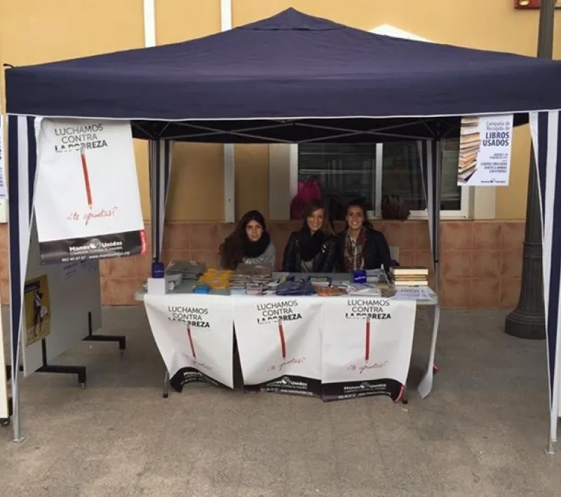 stand libros ucam manos unidas murcia 4