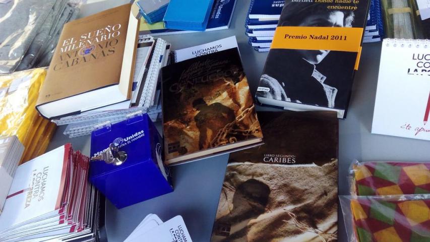 stand manos unidas murcia recogida libros ucam universidad catolica murcia 2