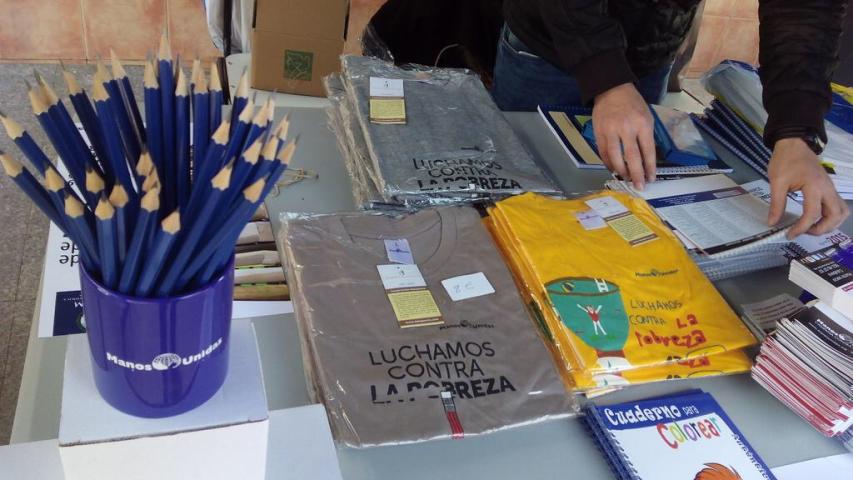 stand manos unidas murcia recogida libros ucam universidad catolica murcia 3